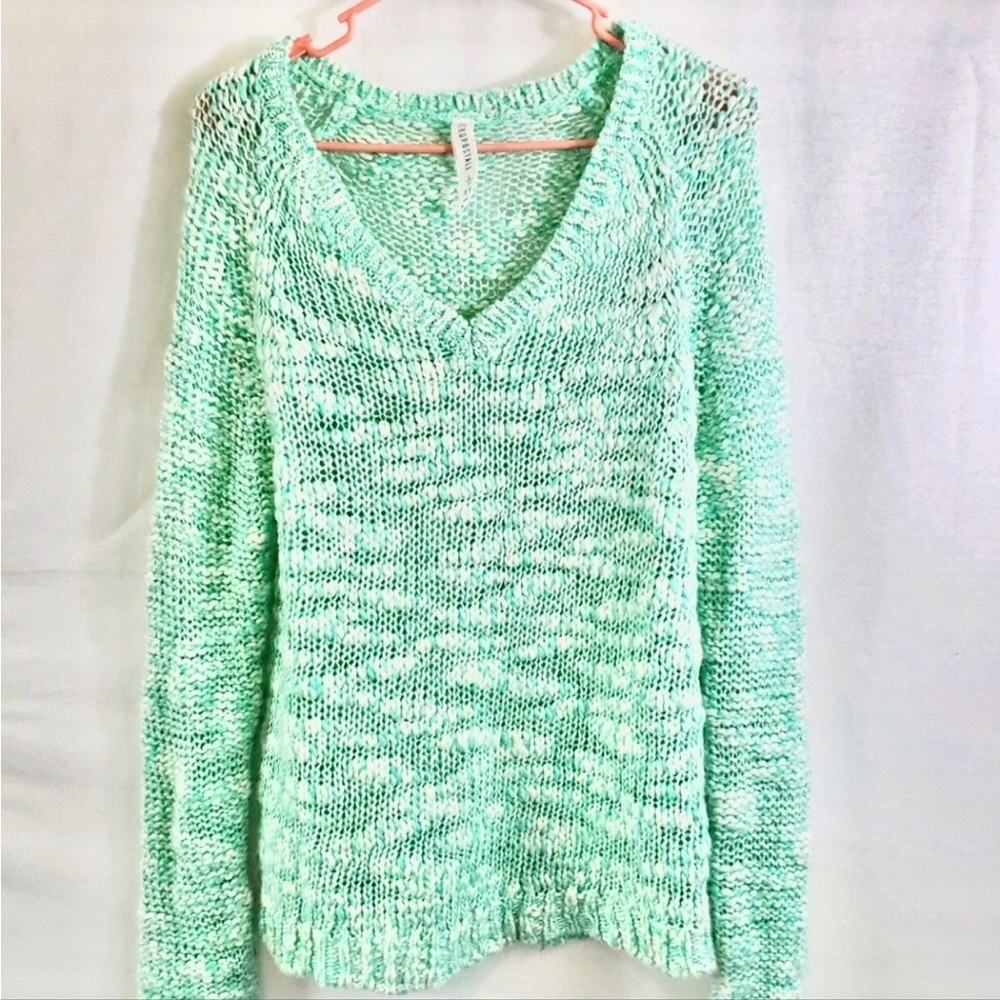 Aeropostale Size Medium Mint Green White Knit V-Neck Sweater - Picture 10 of 11